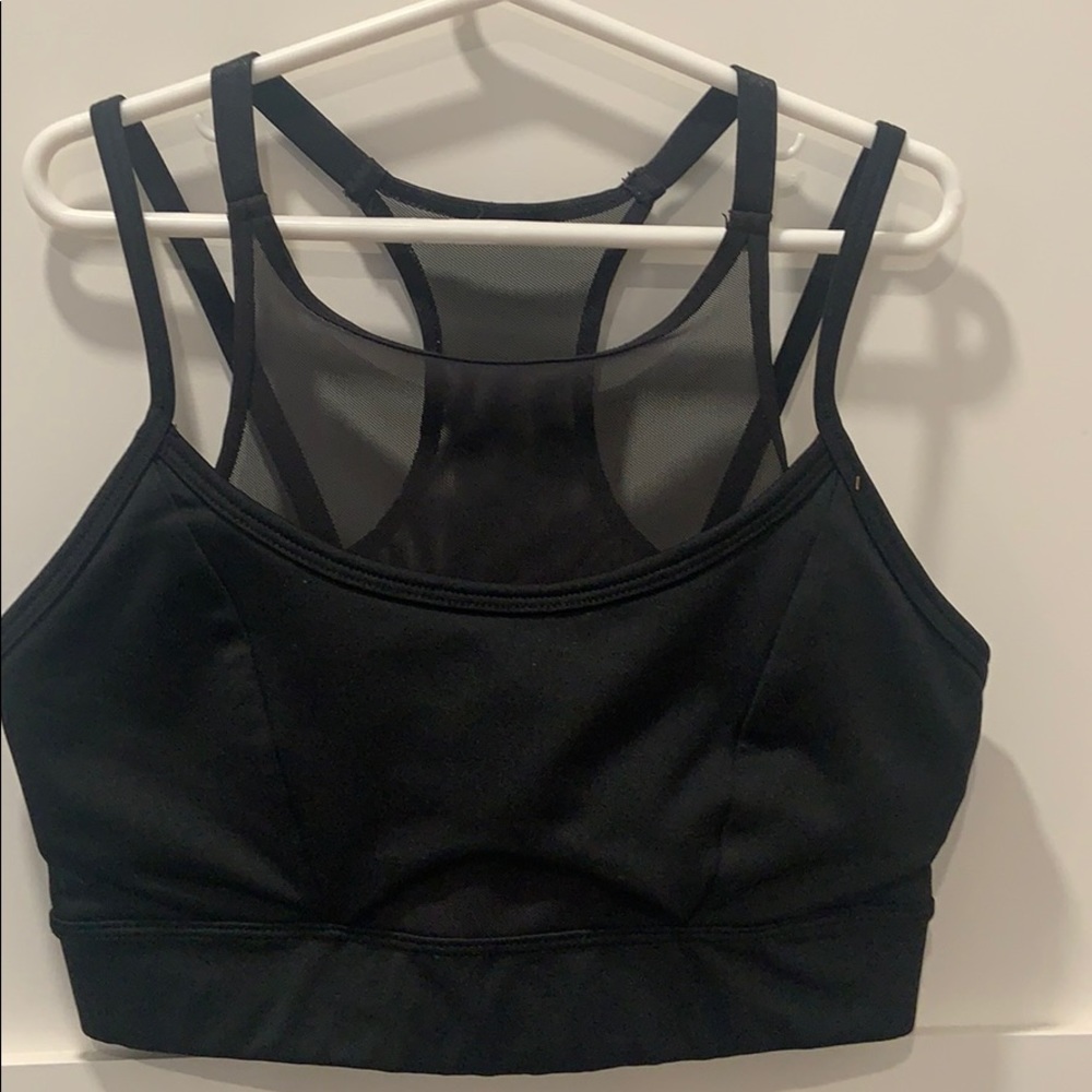 black sports bra
